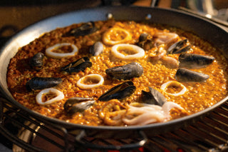 https://www.boroughkitchen.com/cdn/shop/articles/paella_esther_320x213_crop_center.jpg?v=1691570458