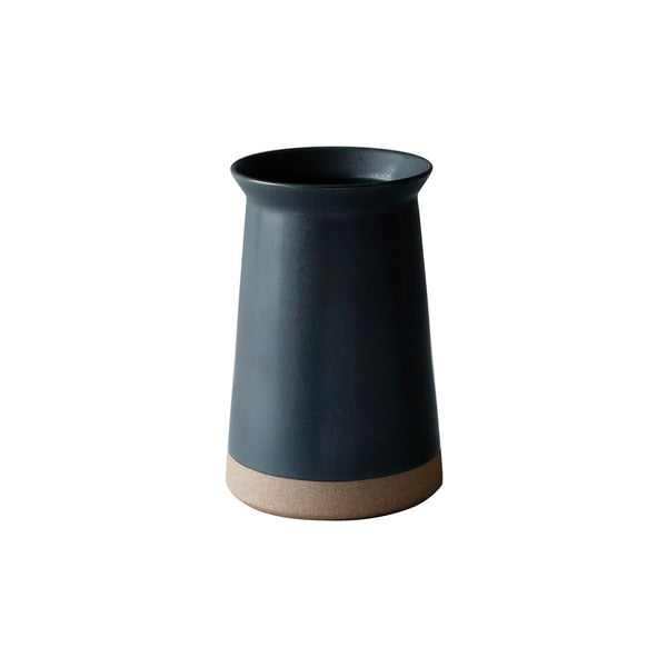 https://www.boroughkitchen.com/cdn/shop/files/kinto-ceramic-lab-utensil-holder-black-borough-kitchen_grande.jpg?v=1685548451